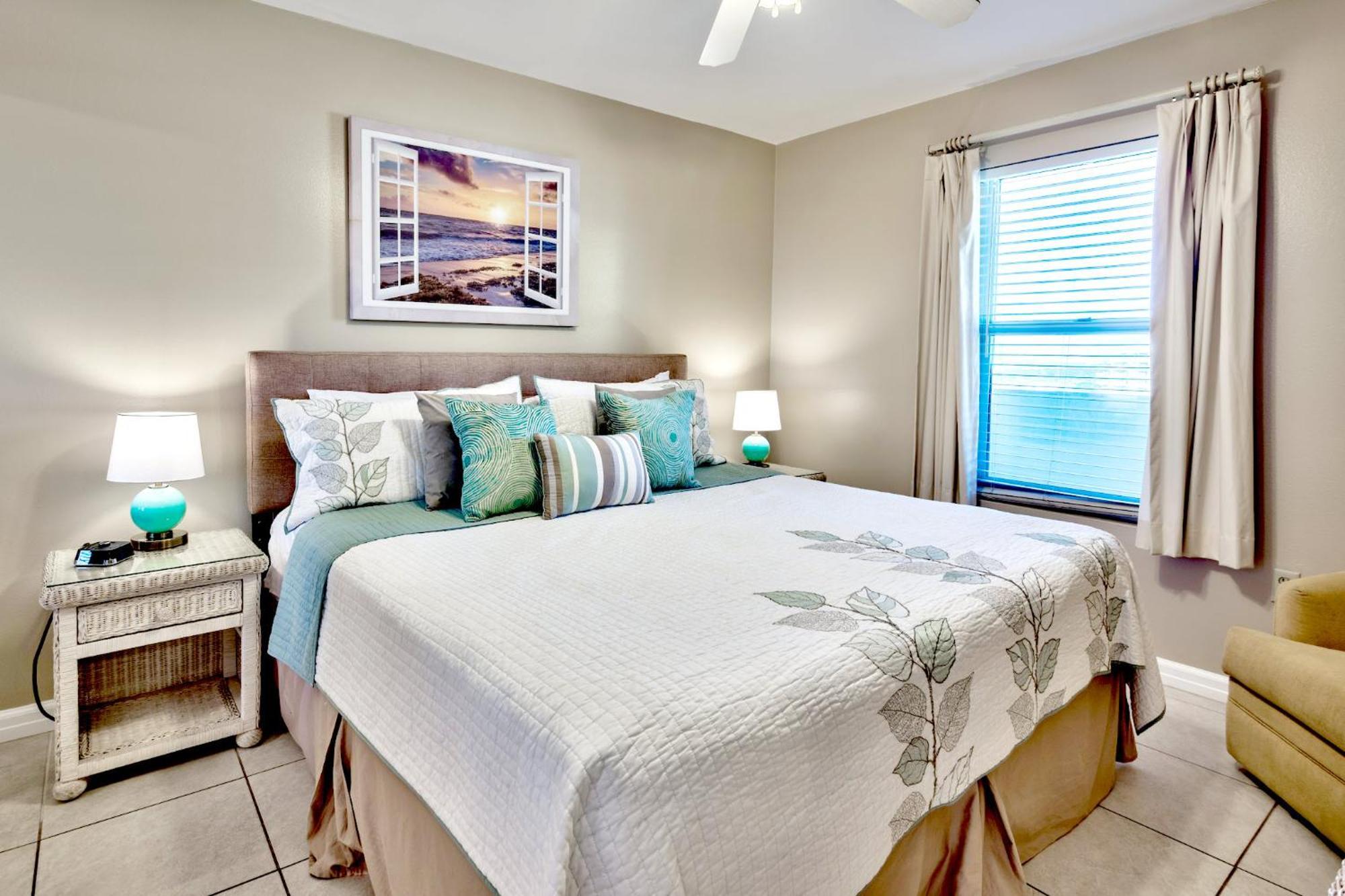 Pelican Beach Resort Condos Destin Rom bilde
