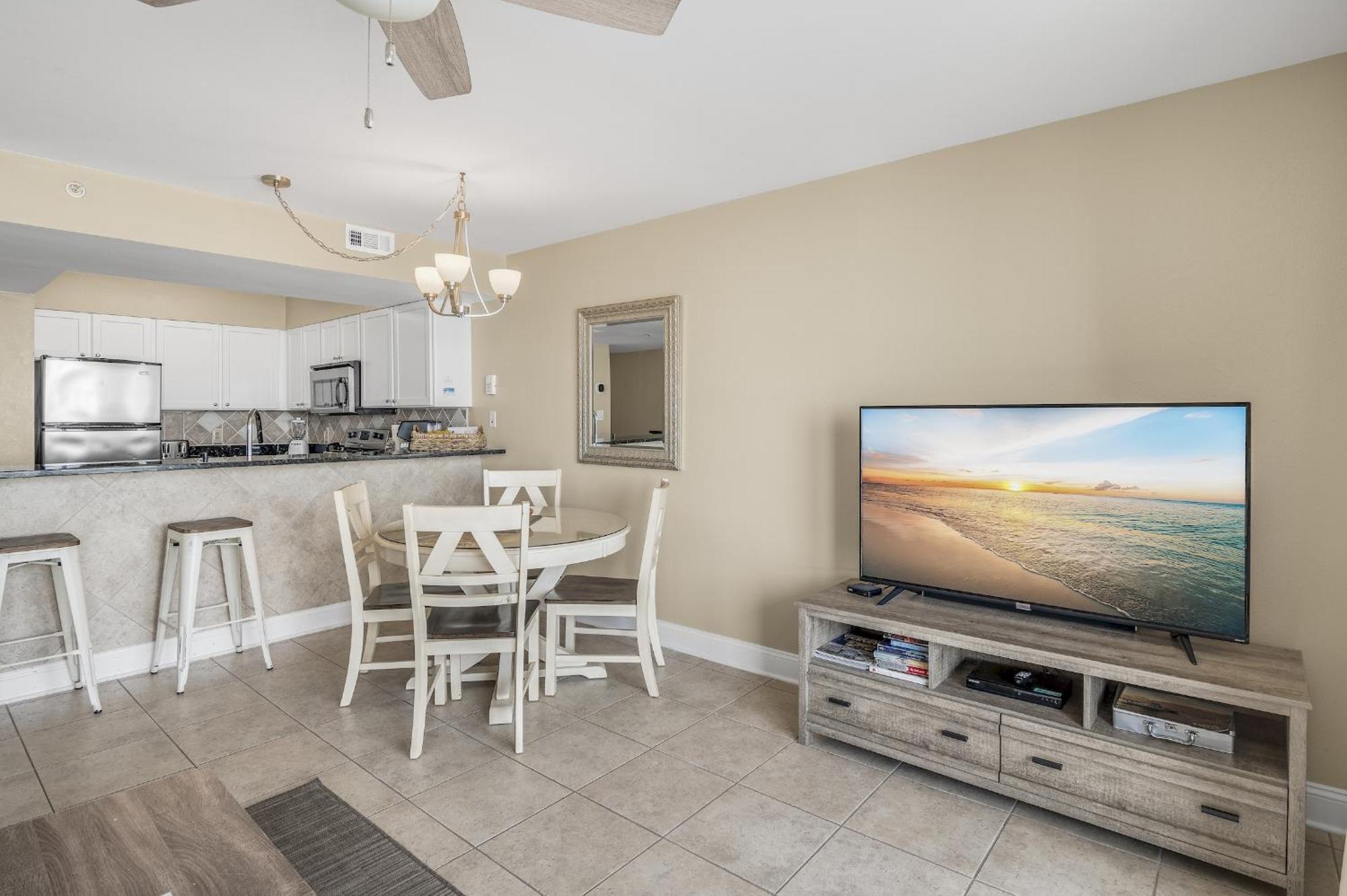 Pelican Beach Resort Condos Destin Rom bilde