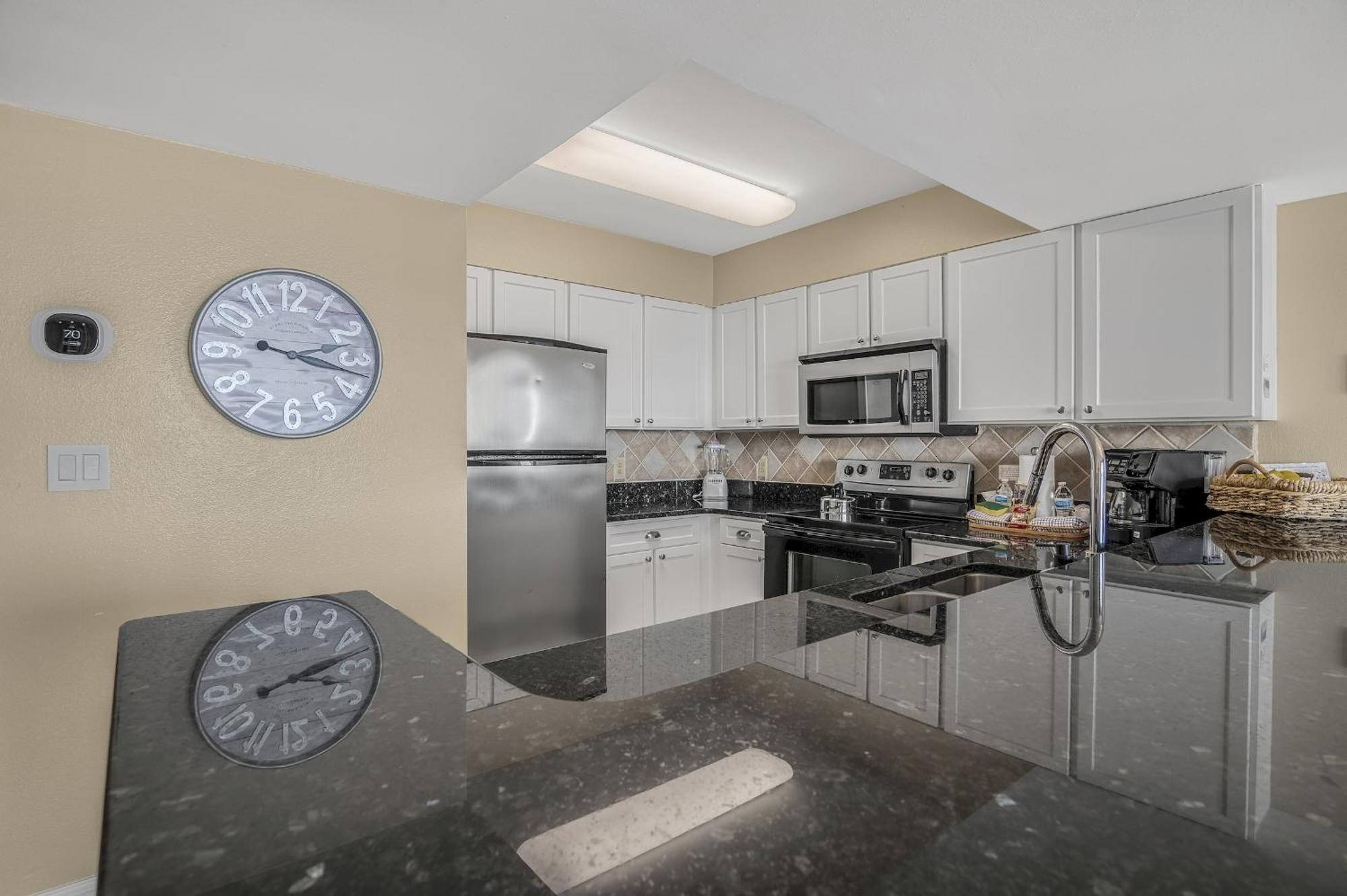 Pelican Beach Resort Condos Destin Rom bilde